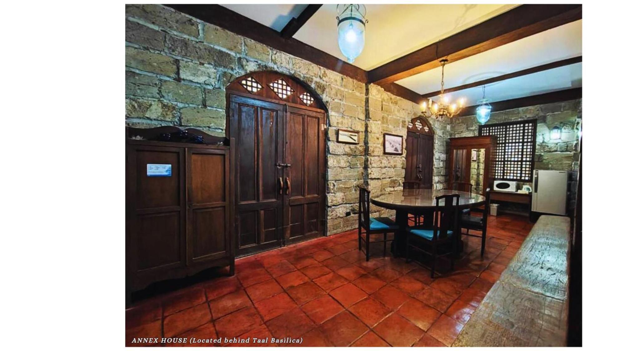Paradores Del Castillo Taal Exterior photo